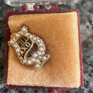 Alpha Chi Omega - Crown 22 pearl pin 10k yellow gold.